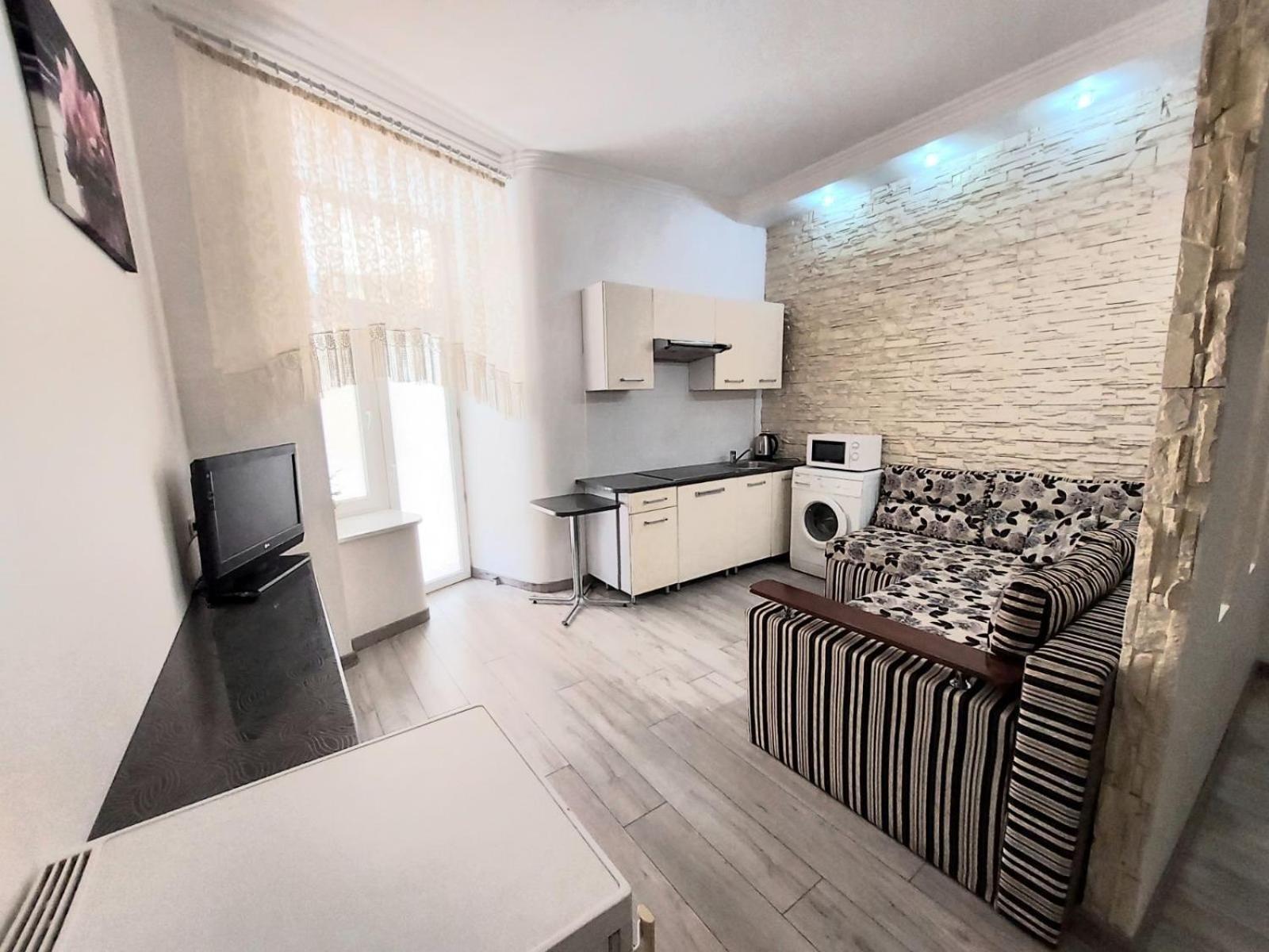 2 Rooms Central Anna Apartment Lviv Exterior photo